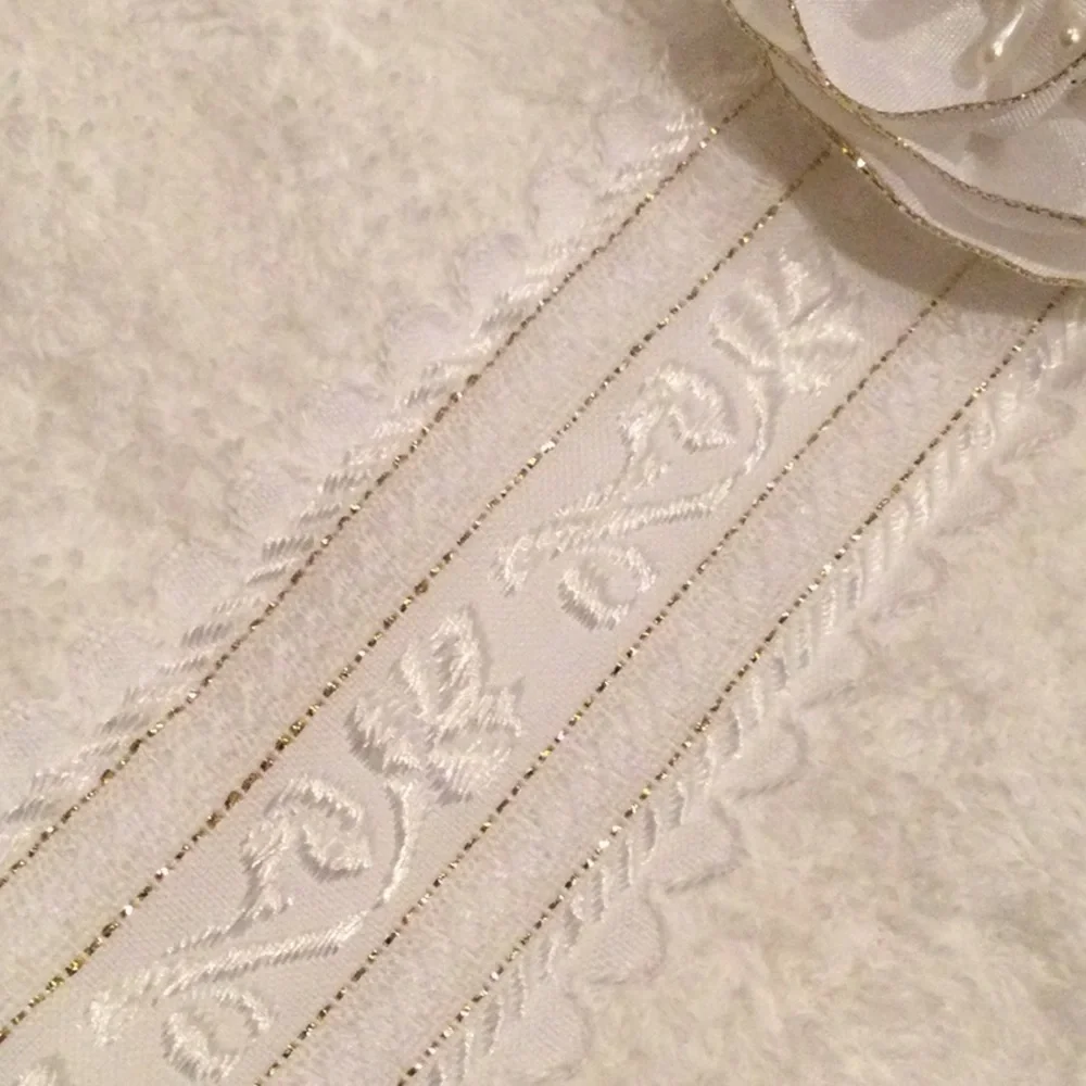 NWT Set of 2 Fieldcrest Decorative Towels
